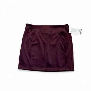 Lululemon Scuba HR Mini Skirt Size Large Velvet in color GARN